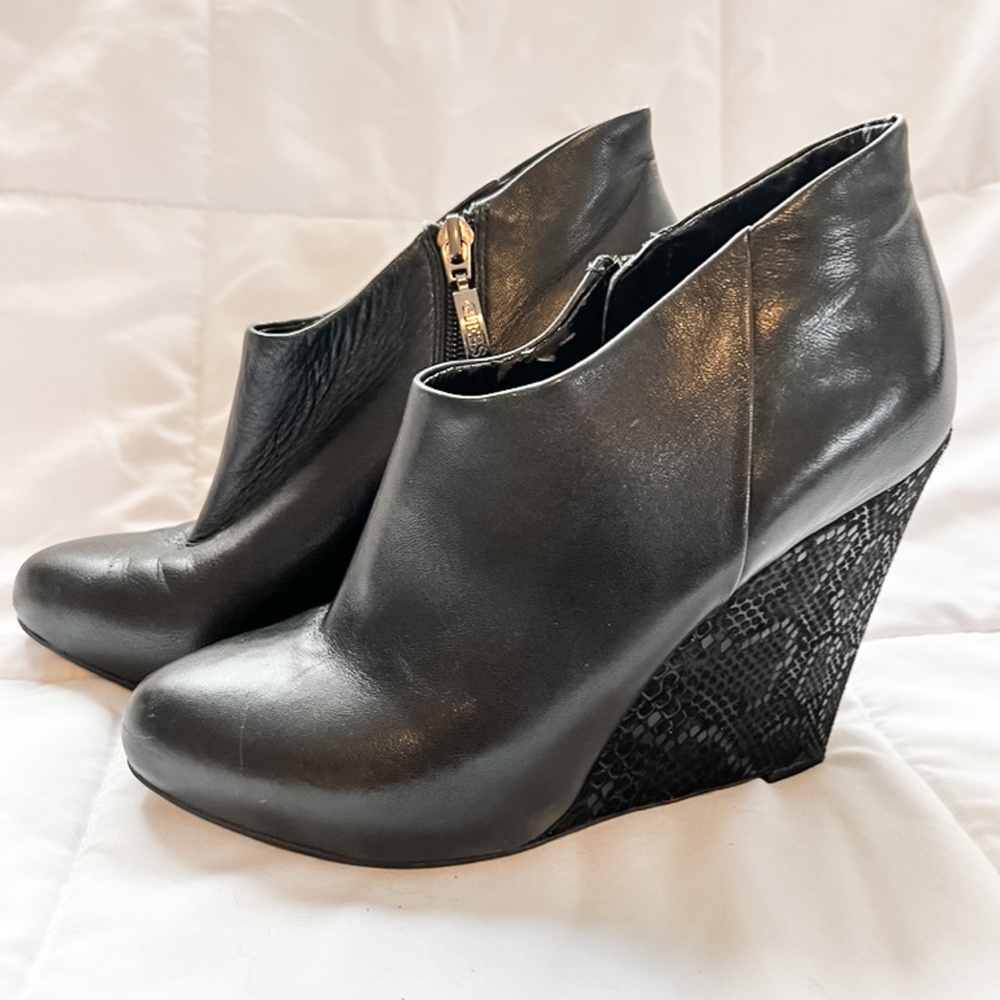 GUESS Ankle Wedge Booties - Size 7M